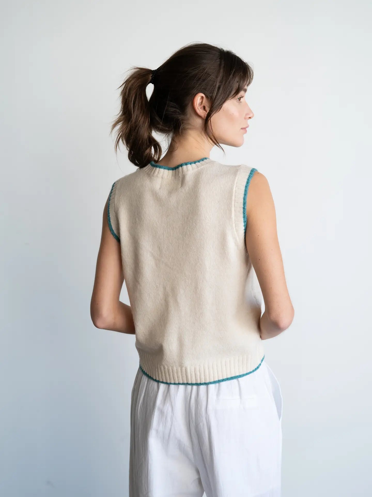 Contrast Trim Sleeveless Top