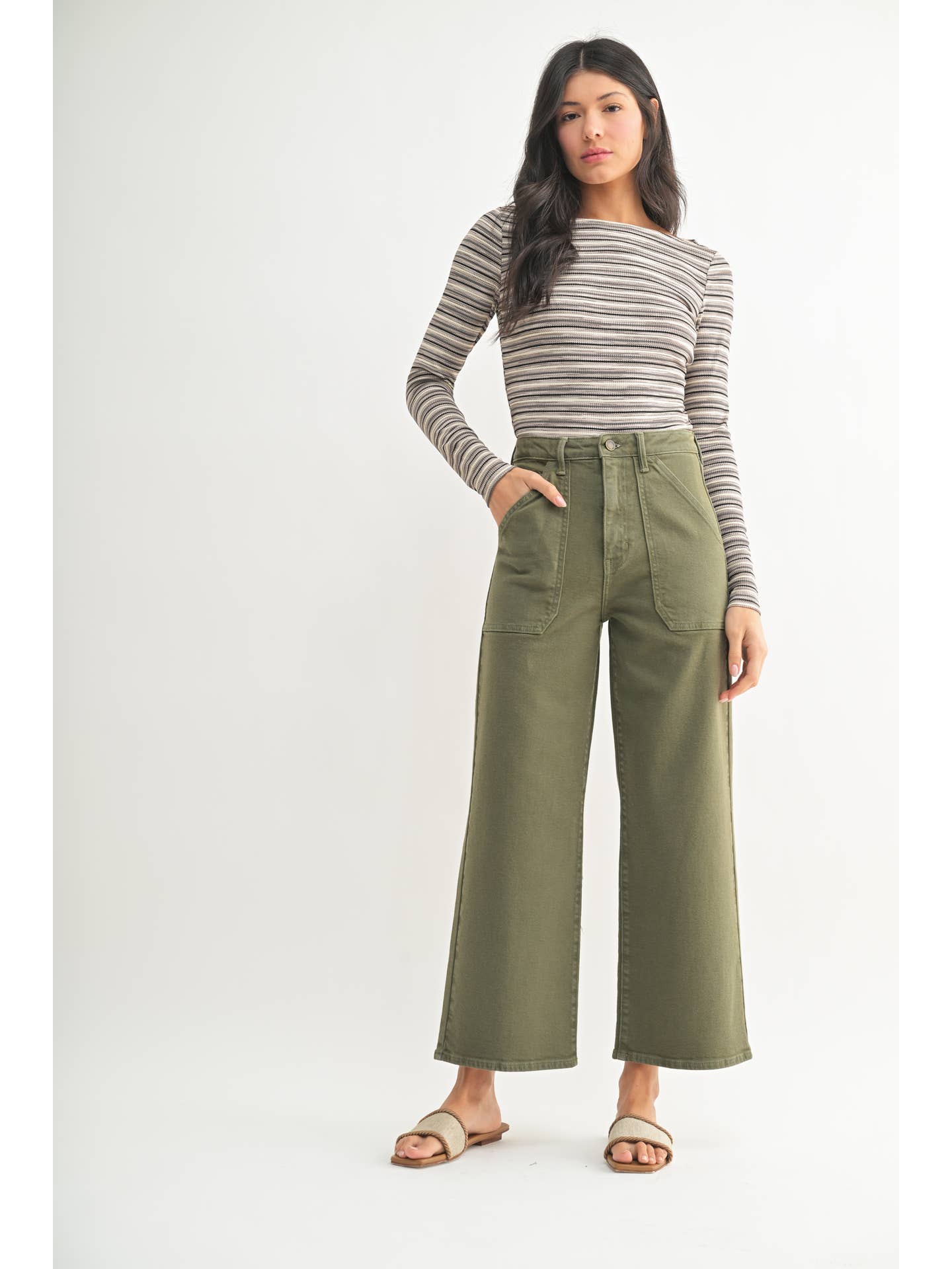 Cargo Pocket Wide Leg Pants