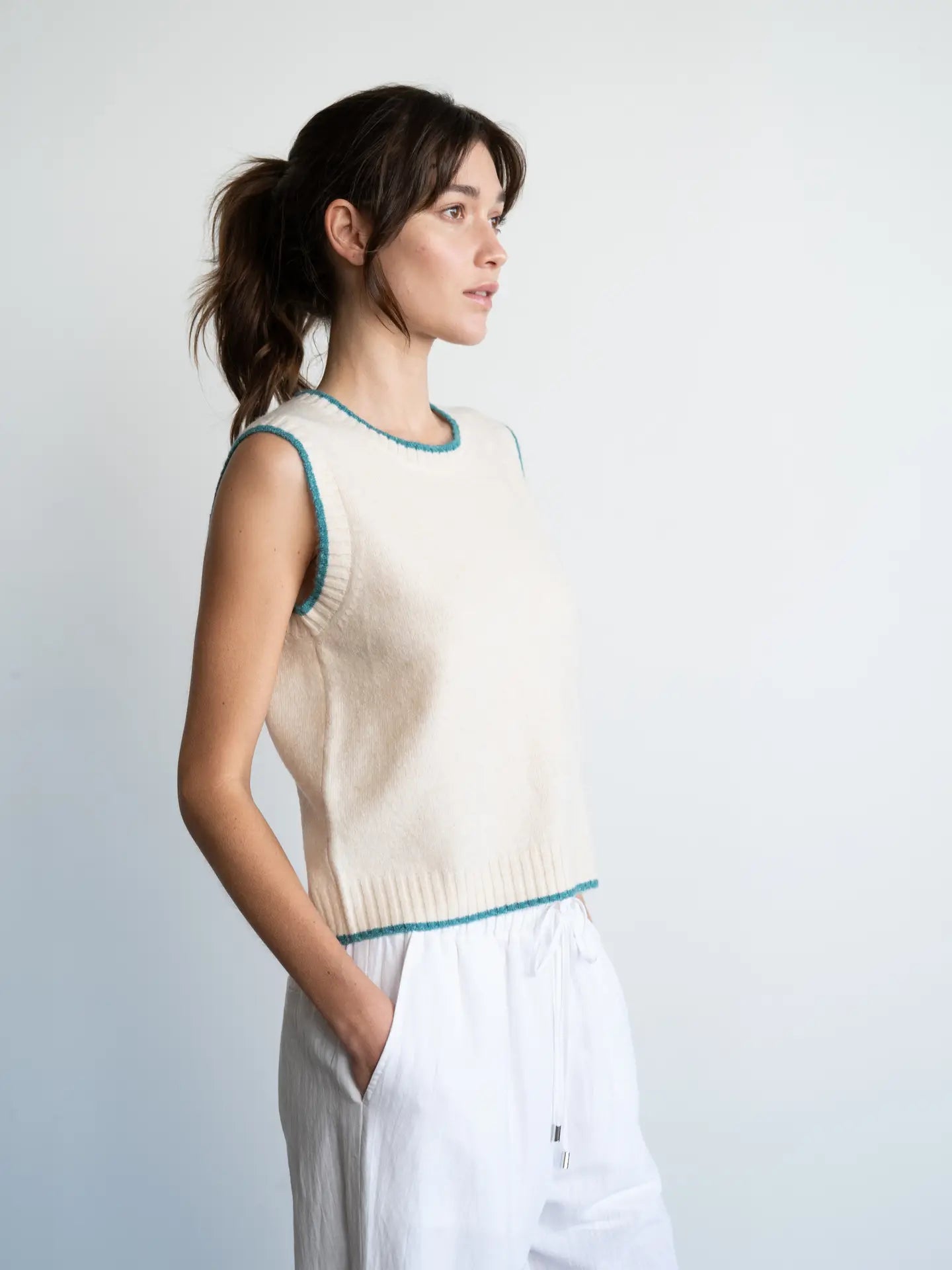 Contrast Trim Sleeveless Top