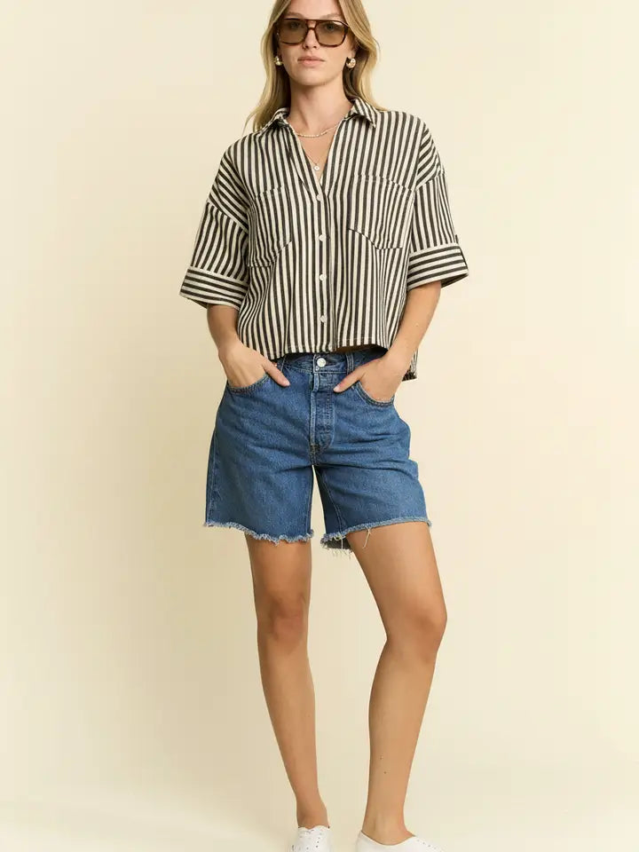 Stripe Collar Short Sleeves Shirt