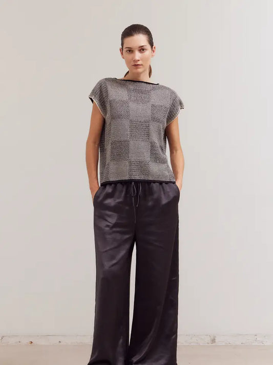 Mixed Yarn Sleeveless Sweater Top