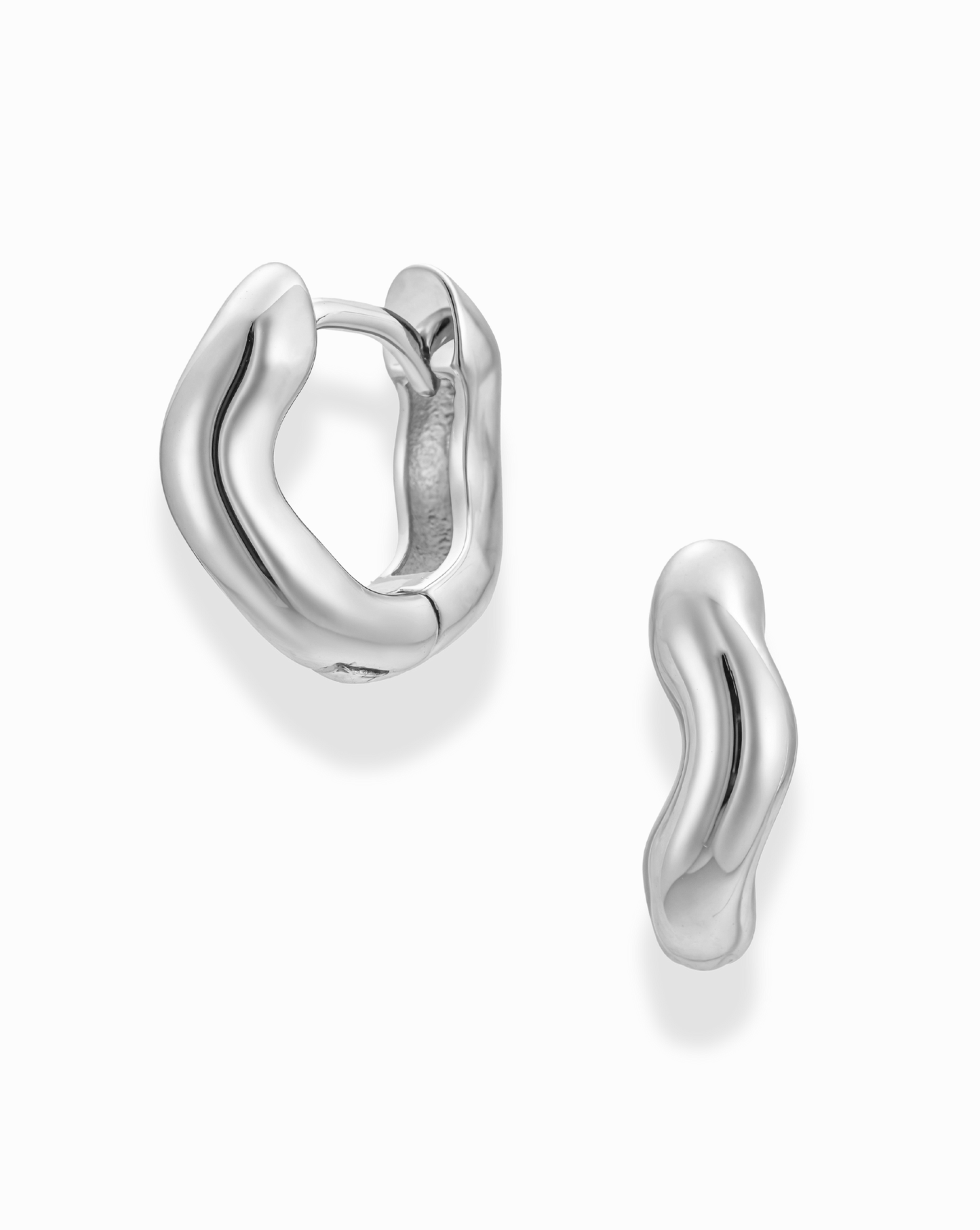 Sloan Wavy Huggies Petite