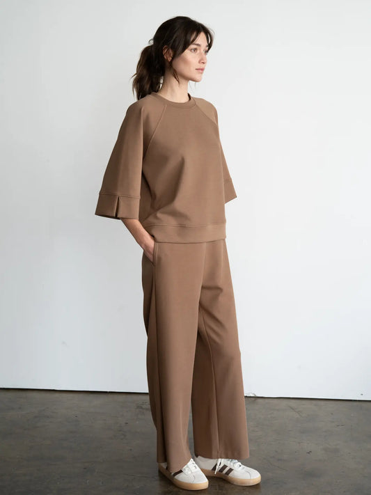 Wide-Leg Relaxed Trouser