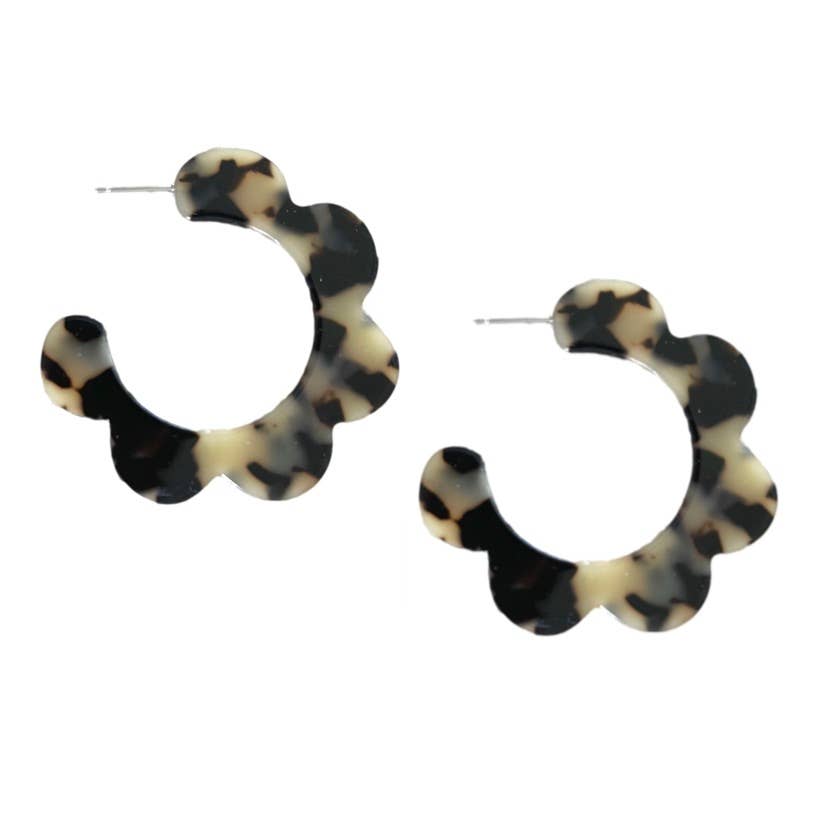 Blonde Tortoise Scalloped Minimalist Statement Hoop Earrings