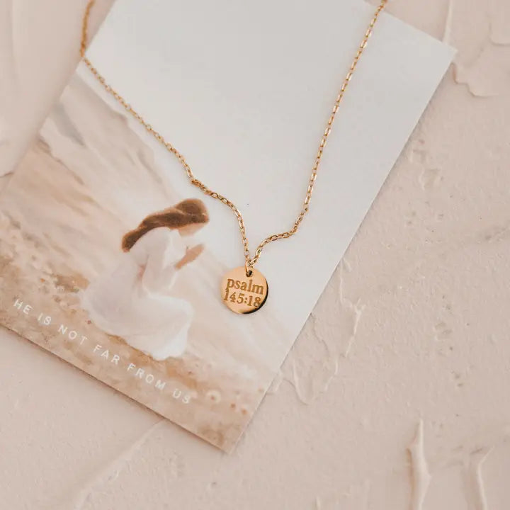 Near Disc Necklace